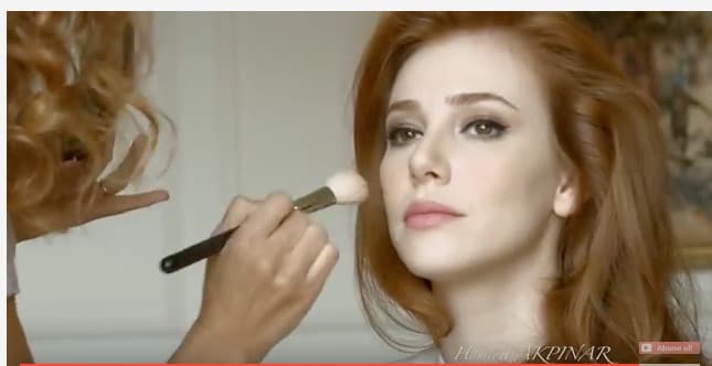 KİRALIK AŞK’IN DEFNE’SİNİN KAPAK ÇEKİMİ MAKYAJI