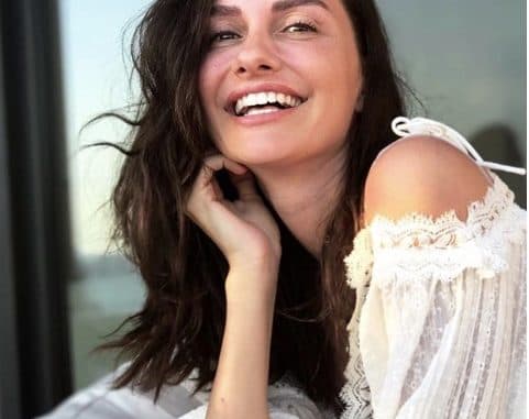 İLHAM PERİSİ: YASEMİN ÖZİLHAN