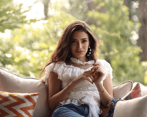 İLHAM PERİSİ: RACHEL ARAZ KIRESEPI