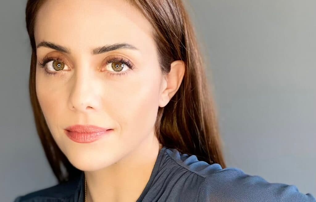 Çok Yönlü ve Öğrenmeye Tutkulu Bir Oyuncu: Deniz Barut