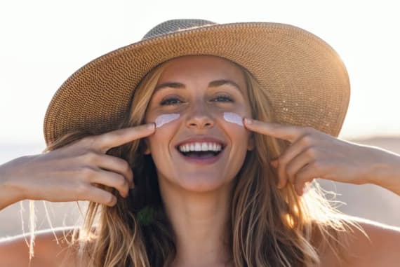 Dermatologlara Göre En Sık Yapılan Güneş Kremi Yanlışları