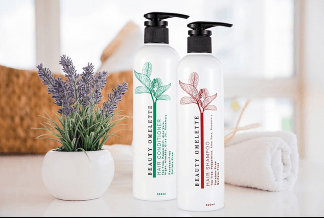 Lavanta ve havlu ile Beauty Omelette saç bakım ürünleri şişeleri