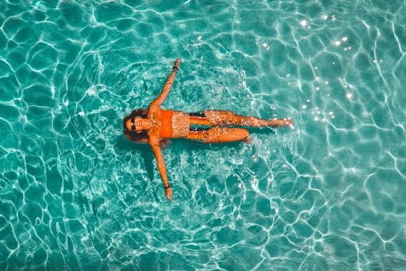 BİZ GÜNEŞTEN KORUNURKEN…
