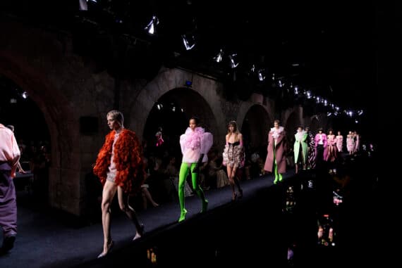 Valentino İlkbahar/Yaz 2023 Le Club Couture Defilesi