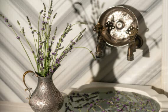 Ruhen Ve Bedenen Dinlenmek İçin Lavantalı Bakım Rituelini Bir Deneyin…