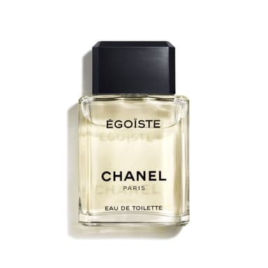 Chanel Égoïste Eau de Toilette parfüm şişesi beyaz zeminde