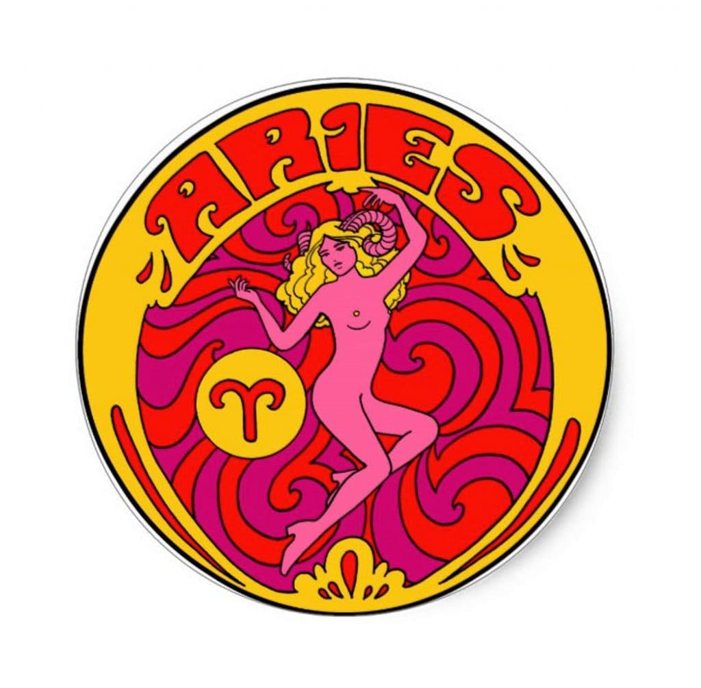 Aries burcu pembe kadın koç boynuzları kırmızı sarı desenli daire