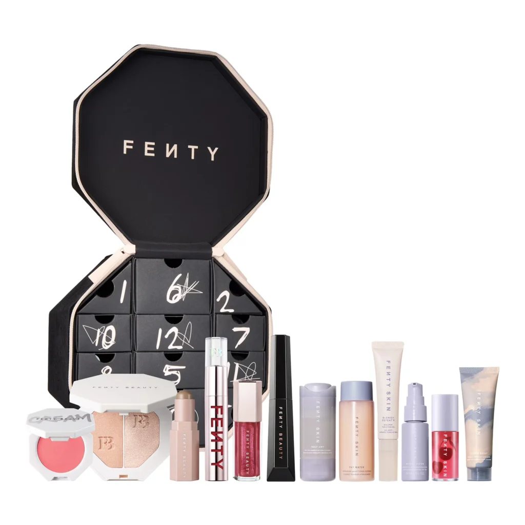 Fenty Beauty ve Skin ürünleri sergileyen açılmış bir advent takvimi kutusu