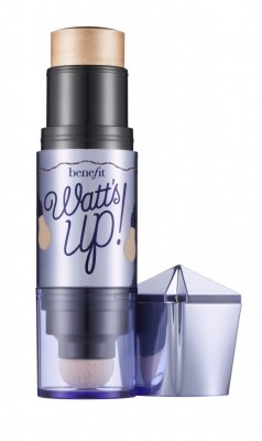 Benefit Watt's Up! krem aydınlatıcı stik ve sünger aplikatörü