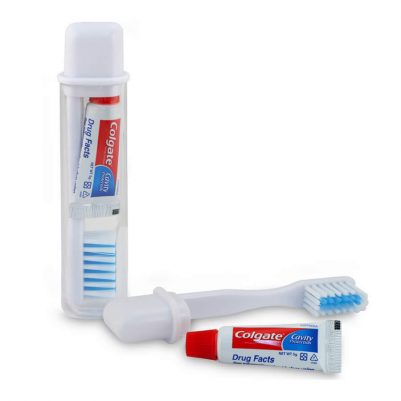 Seyahat tipi diş fırçası seti ve Colgate diş macunu