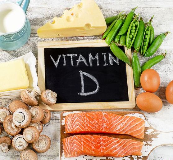 Vitamin D kaynakları: somon, yumurta, süt, peynir, mantar, bezelye ve tereyağı