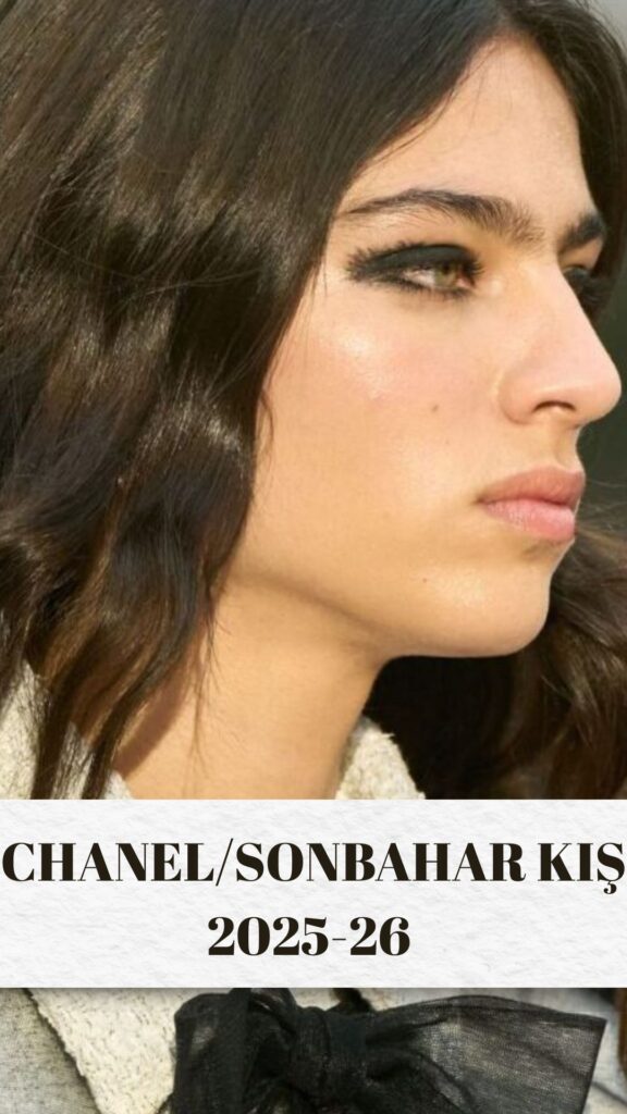 Chanel sonbahar kış 2025-26 defilesinden yoğun makyajlı model