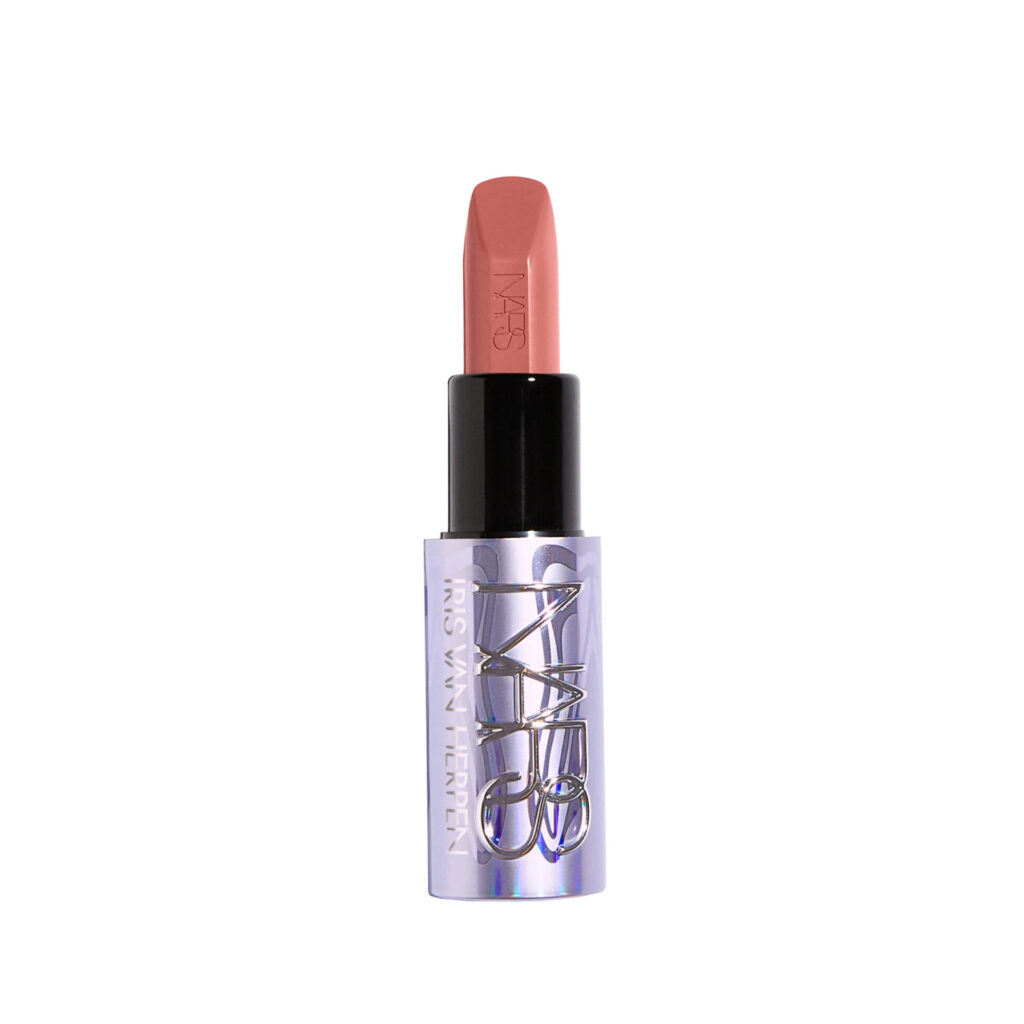 NARS Iris Van Herpen şeftali renkli ruj, holografik mor ambalaj